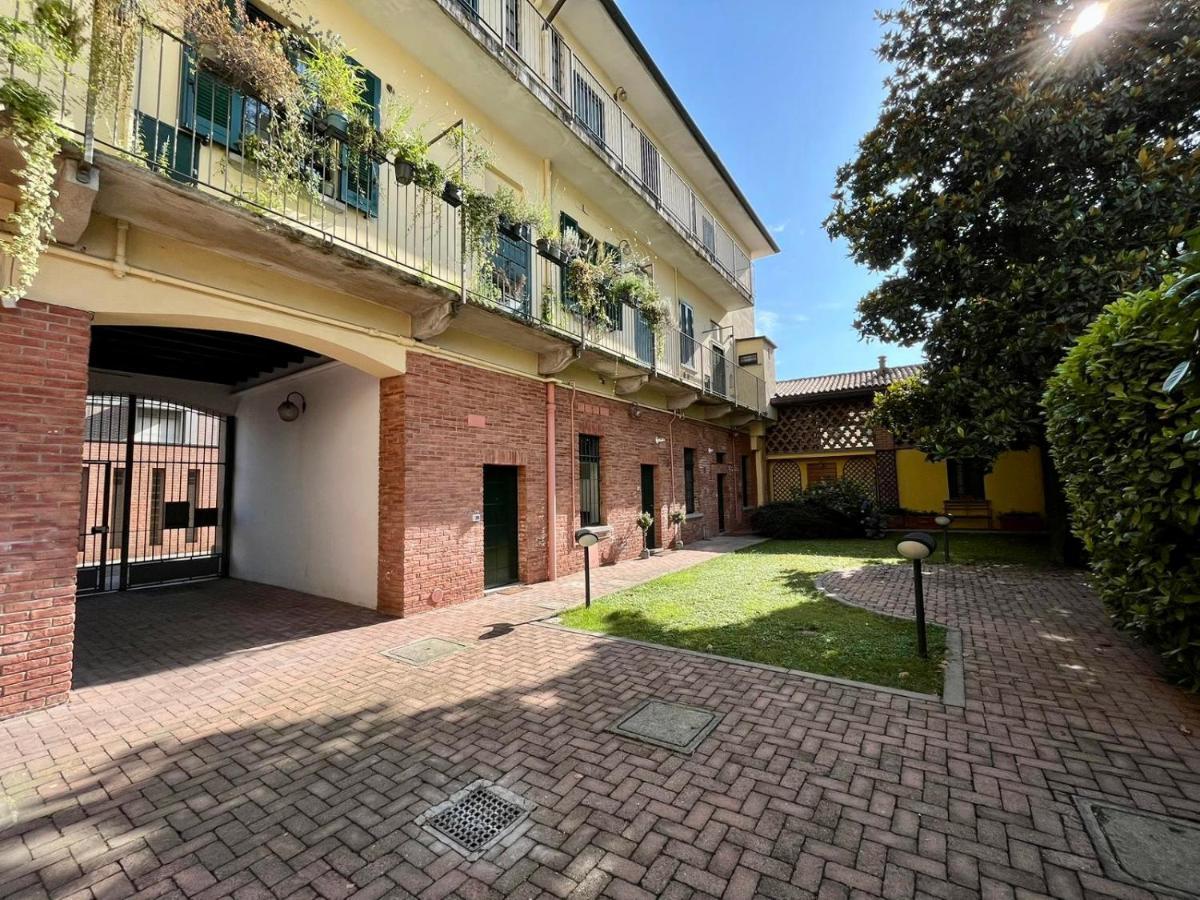 Guest House Sansiro Fiera Milão Exterior foto